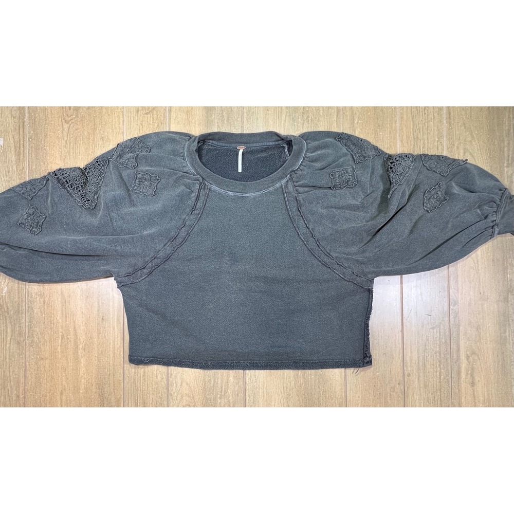 Free People Adella Lace Puff Sleeve Cropped Sweatshirt Faded Black Large - Picture 8 of 9